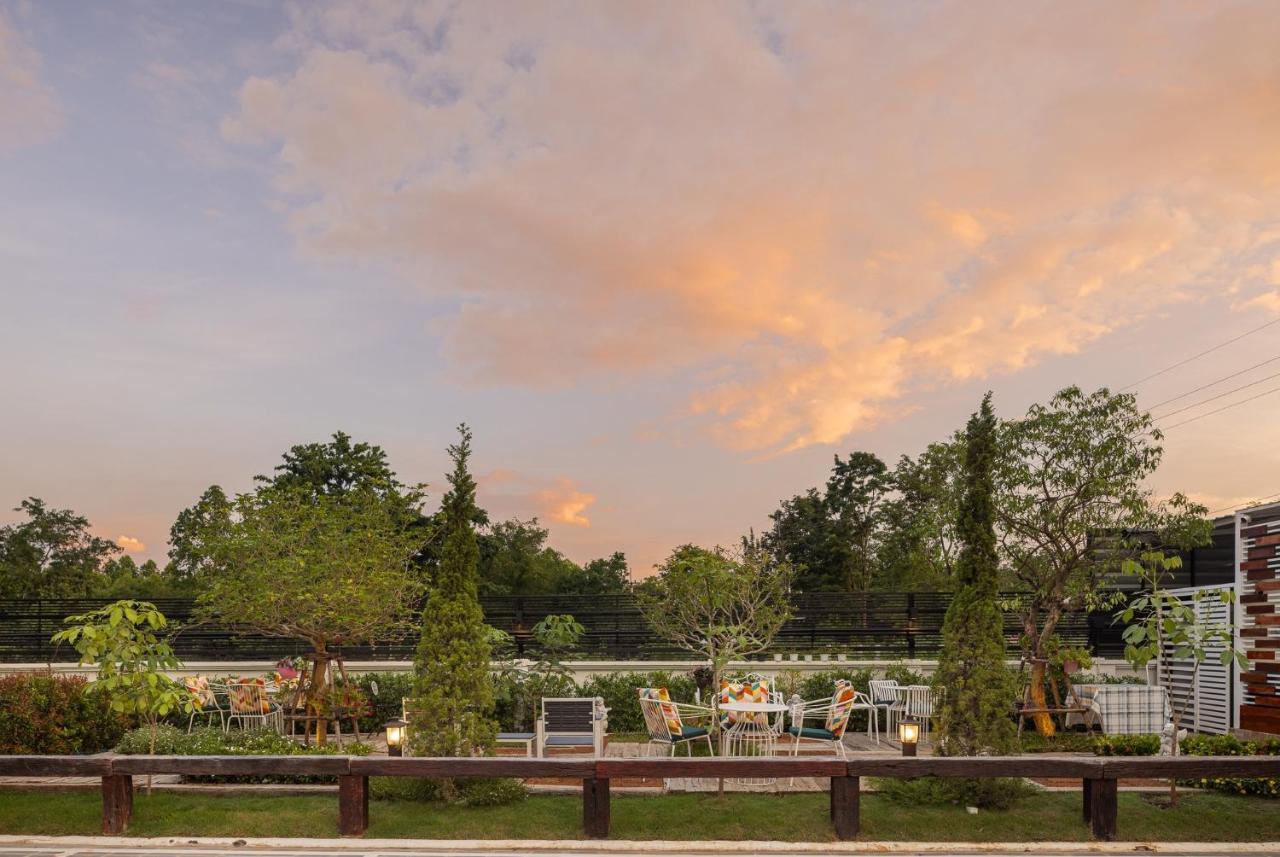 Picha Ville Resort Watthana Nakhon Екстериор снимка