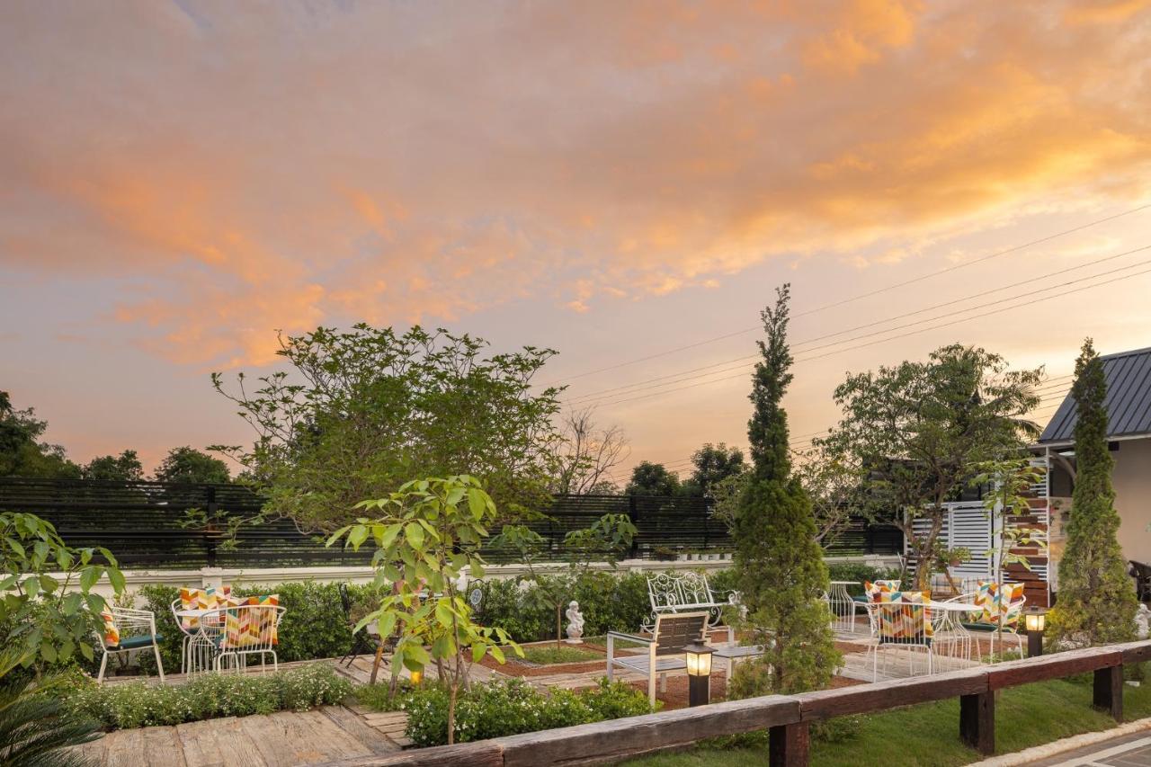 Picha Ville Resort Watthana Nakhon Екстериор снимка